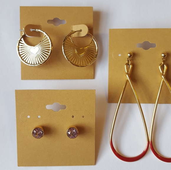 Jewelry - Great deal! 3 pairs of earrings 🎀